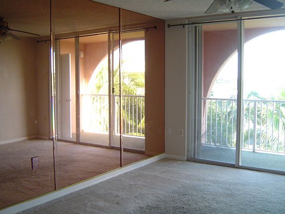 5th image of 3930 S Roosevelt Blvd APT S412