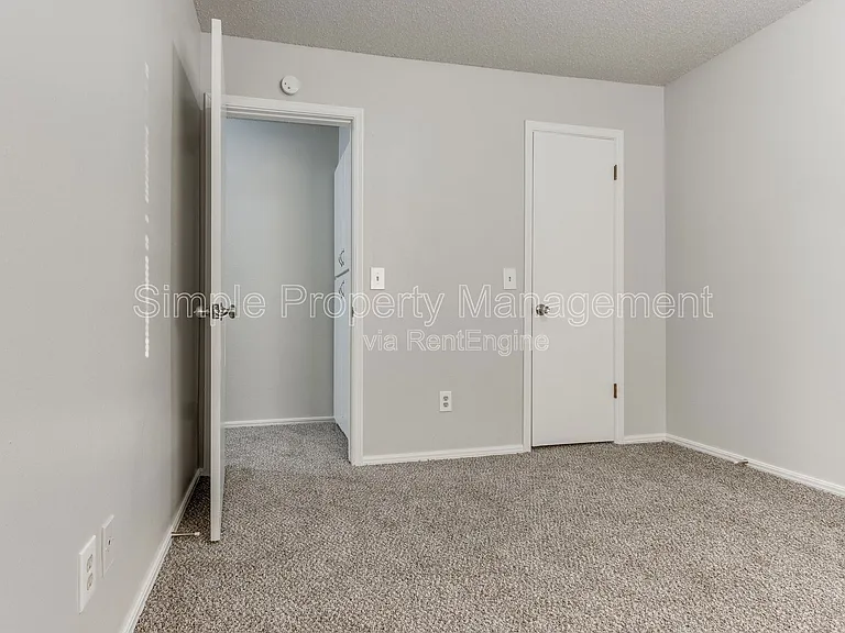 8508 Candlewood Dr — Photo 23