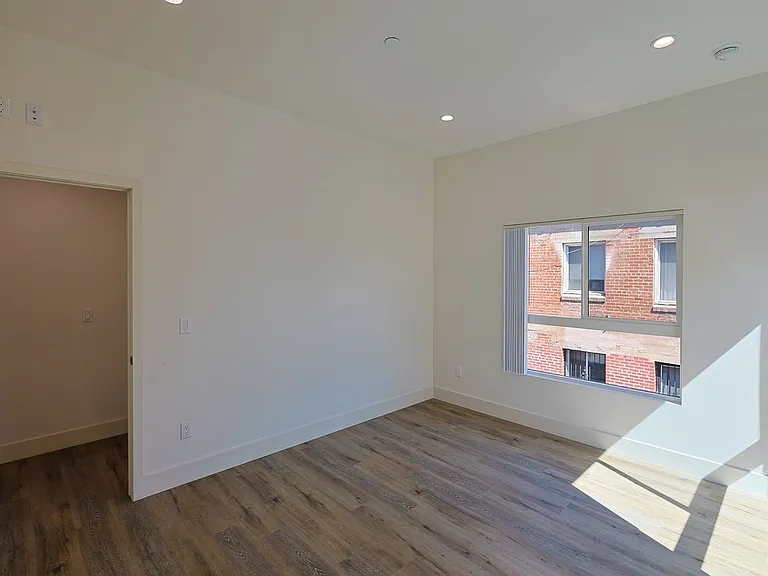 2616 Wellington Rd — Photo 22