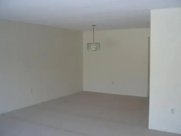 2 Summit Dr #28 — Photo 2