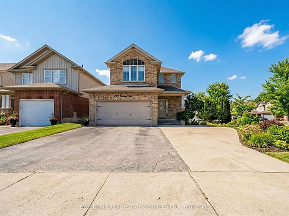 2nd image of 224 Fleming Rd E