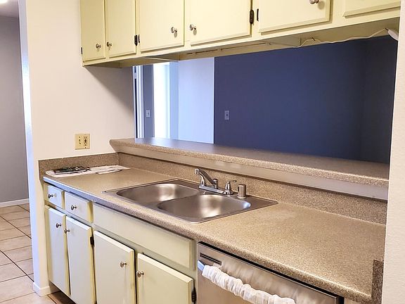 5th image of 313 N Alexandria Ave APT 202