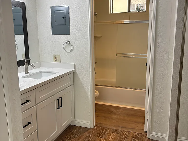 5810 W Olympic Blvd #105 — Photo 9