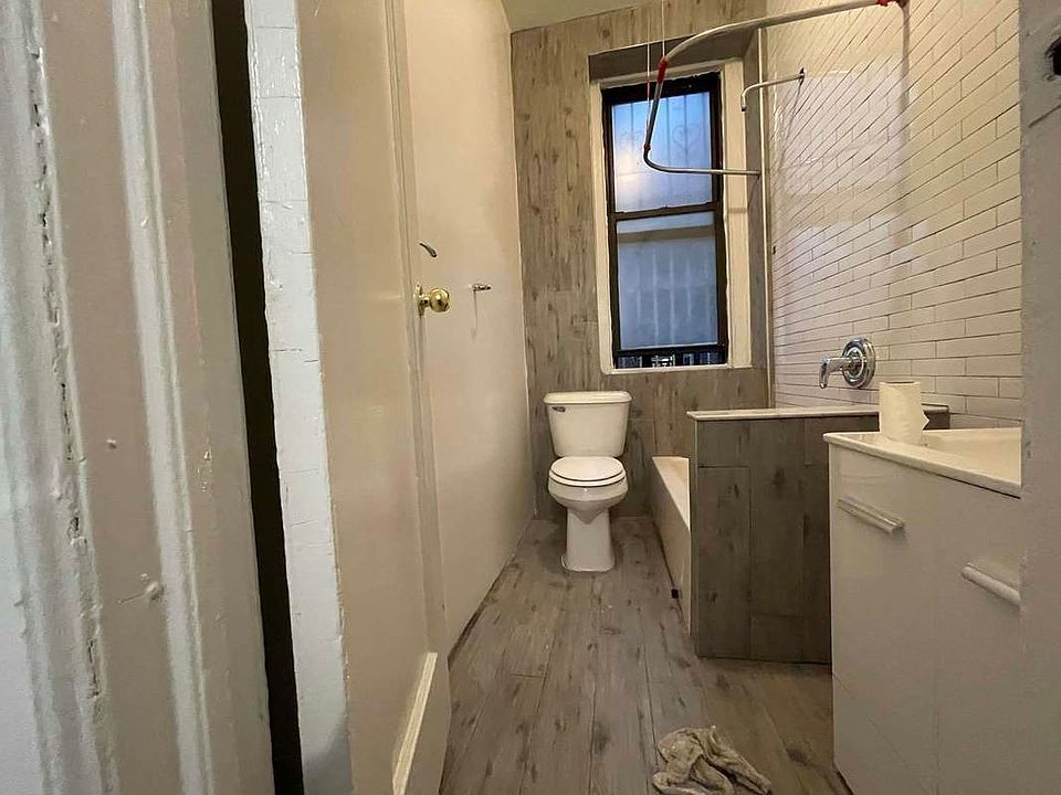 2nd image of 2157 Ocean Ave #1CC