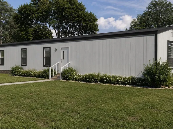 1002 Monarch Dr, Cleburne, TX 76033