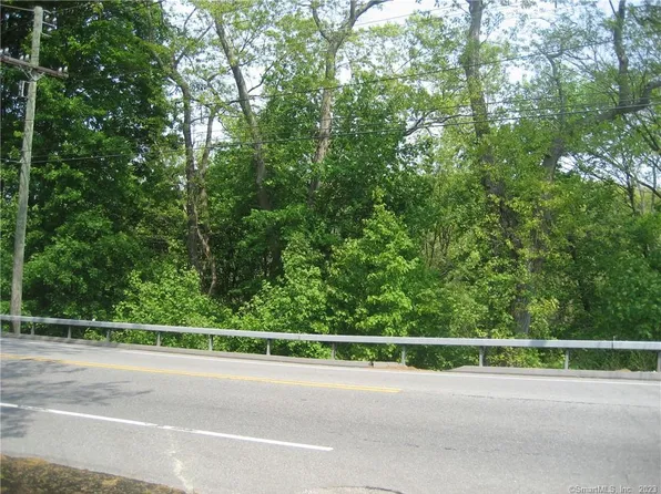 224 Taftville Occum Road, Norwich, CT 06360