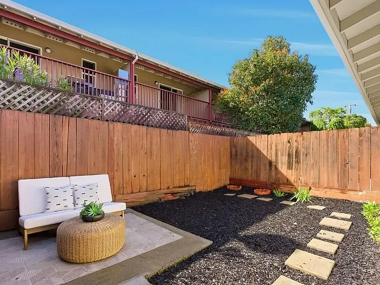 448 Waddington Ave — Photo 18