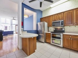 102 Fulton St #1M, Boston, MA 02109