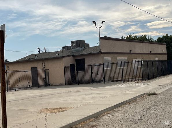 267 Cedar Ave, Earlimart, CA 93219