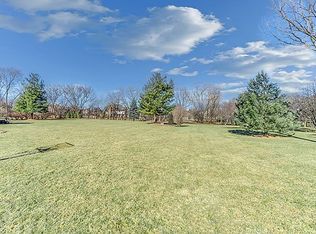 1S730 Equestrian Cir, Winfield, IL 60190