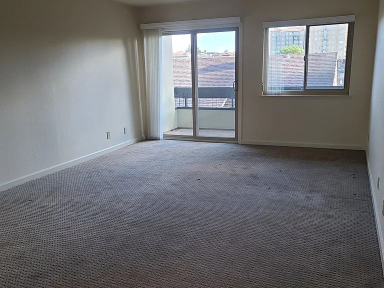 131 Elm St — Photo 21
