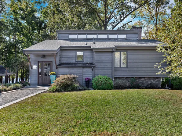 245 Inlet Point Rd, Fair Play, SC 29643