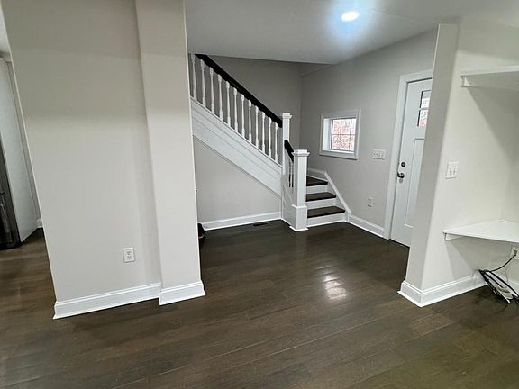 4th image of 134 Jackson Ave