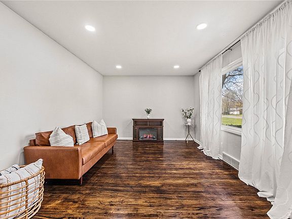 4th image of 569 Marsh Rd