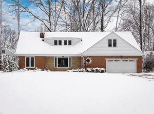 21155 S Park Dr, Fairview Park, OH