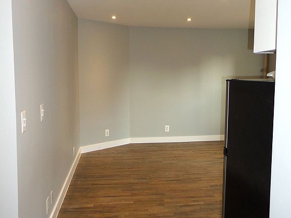 4th image of 4107 28th Ave #7
