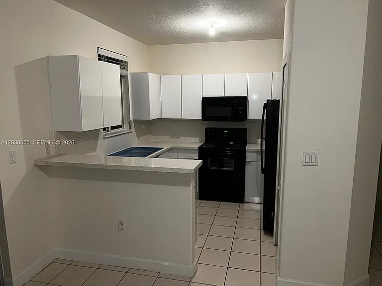 2330 SE 10th St #2330 — Photo 3