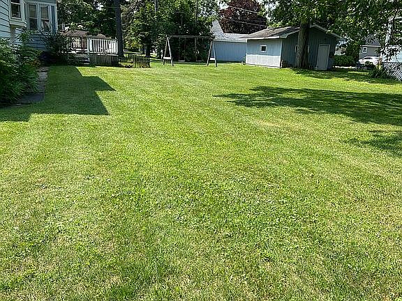 4th image of 703 Dakota Ave