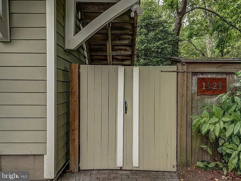 1121 Tyler Ave #1A — Photo 10