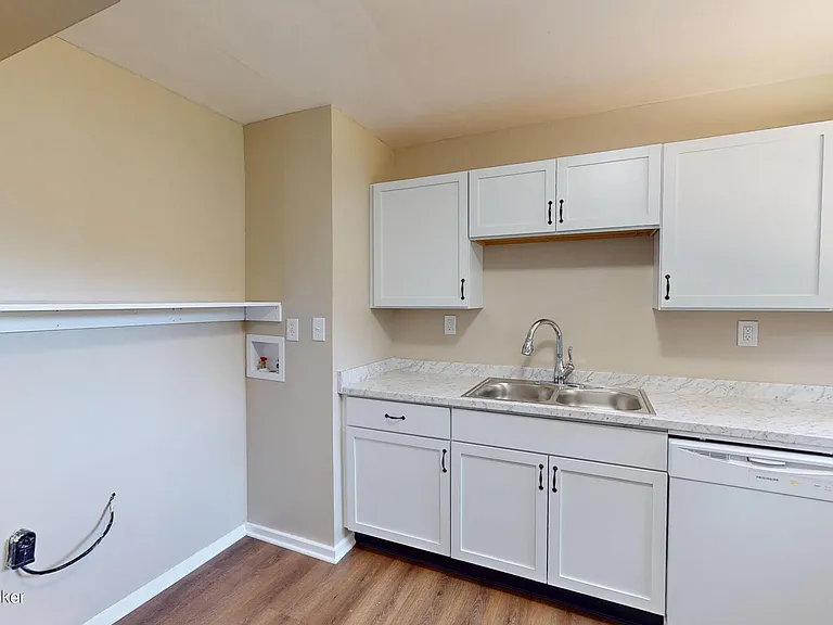 9907 Robsion Rd — Photo 7