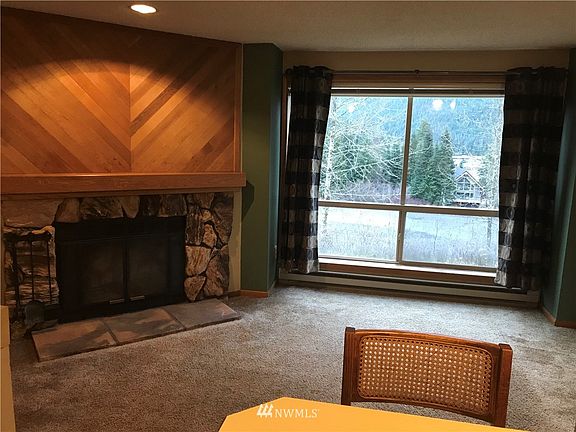 4th image of 221 Hyak Drive E #203
