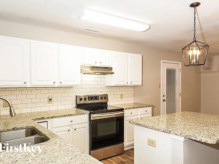 1323 Perga Ct — Photo 6