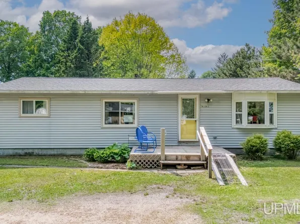 N1083 2nd Ave, Trenary, MI 49891