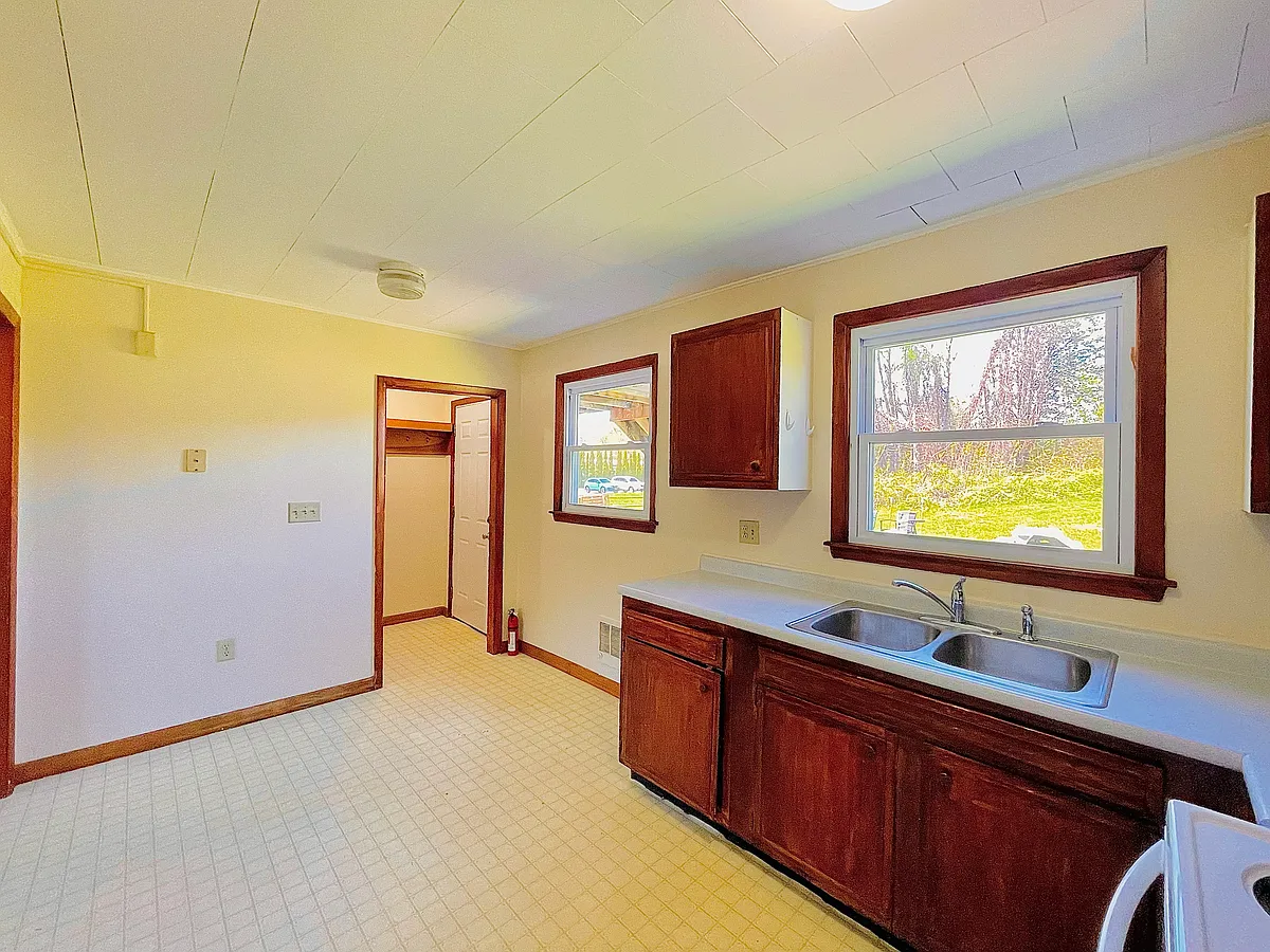 Building Photo - 72 Heineberg Dr #100