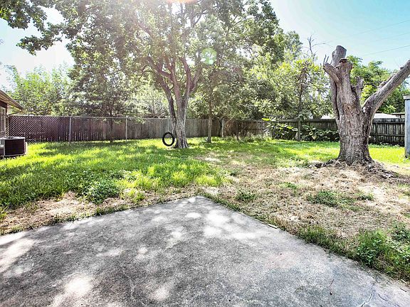 5th image of 309 21st Ave N