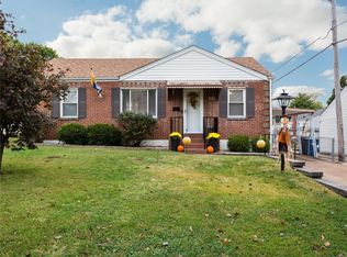 9809 Huntingdon Ln, Saint Louis, MO 63123