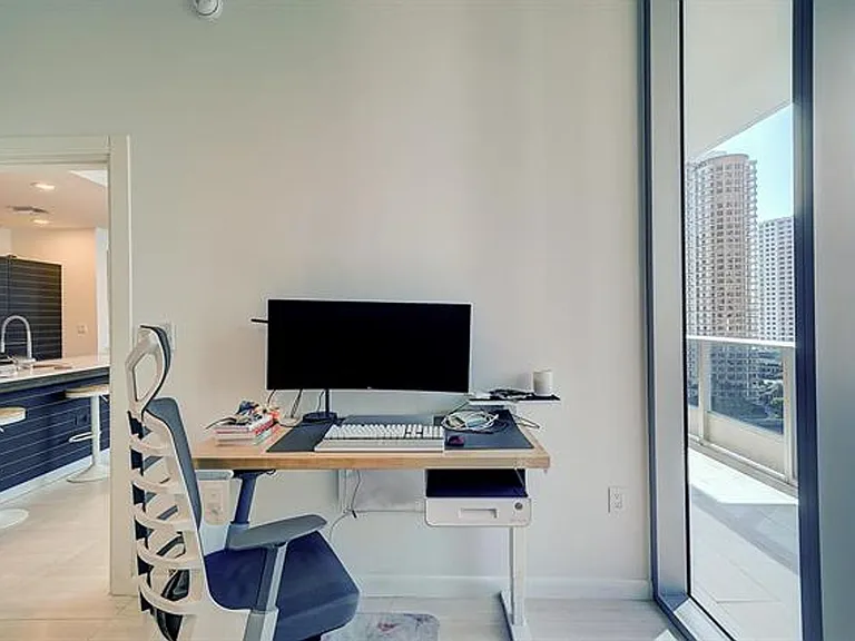200 Biscayne Blvd #1408 — Photo 9
