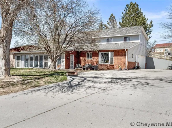 182 Lupine Dr, Torrington, WY 82240