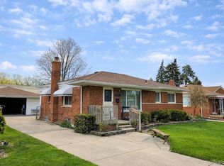 24245 Prairie Ln, Warren, MI 48089