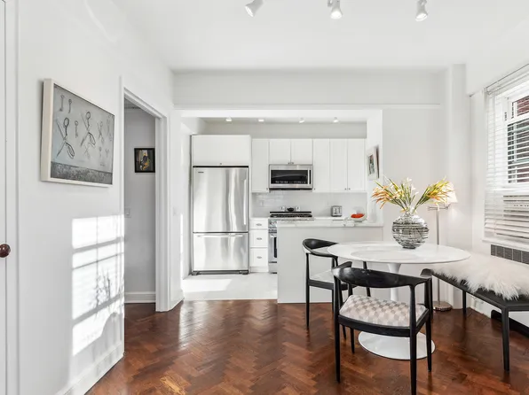 140 Cabrini Boulevard image 5 of 21