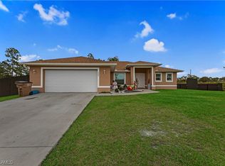 320 Canton Ave, Lehigh Acres, FL 33936