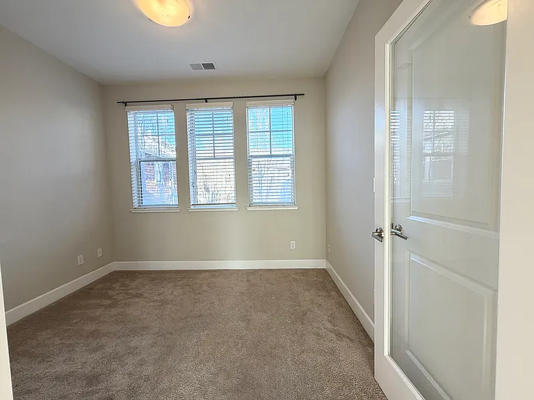 1338 Eddy St — Photo 20