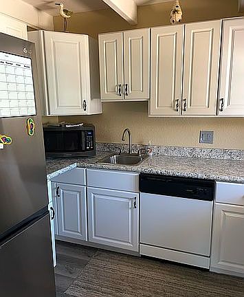 2nd image of 1217 Club Cir