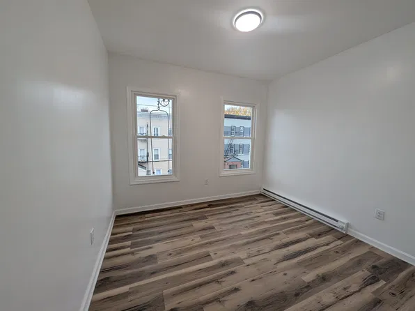 154 Highland Ave APT 5, Clifton, NJ 07011