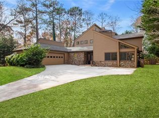 3949 Dunbarton Way NE, Roswell, GA 30075