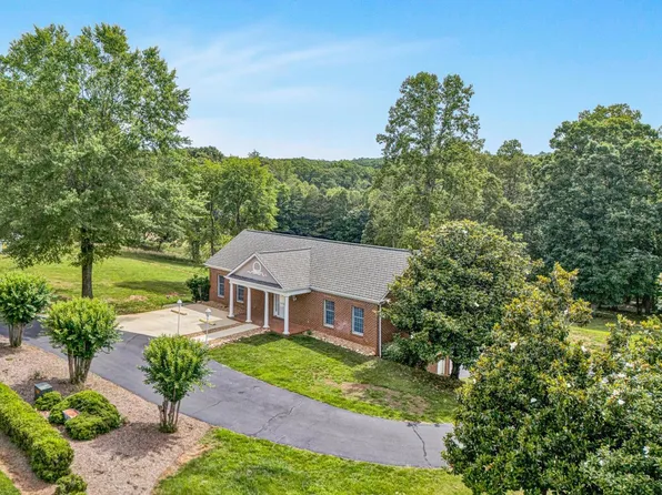 2222 Pine Ridge Rd, Huddleston, VA 24104