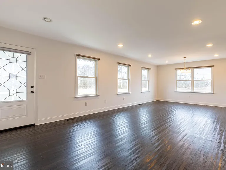 413 Red Lion Rd — Photo 9