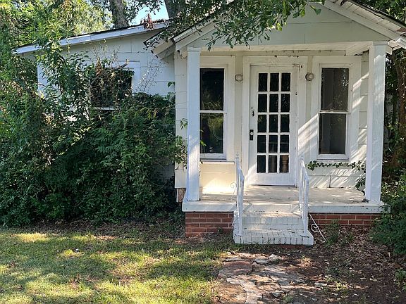 2nd image of 320 W Gordon St