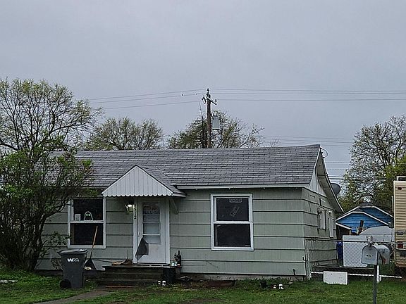 2nd image of 4512 E 2nd Ave