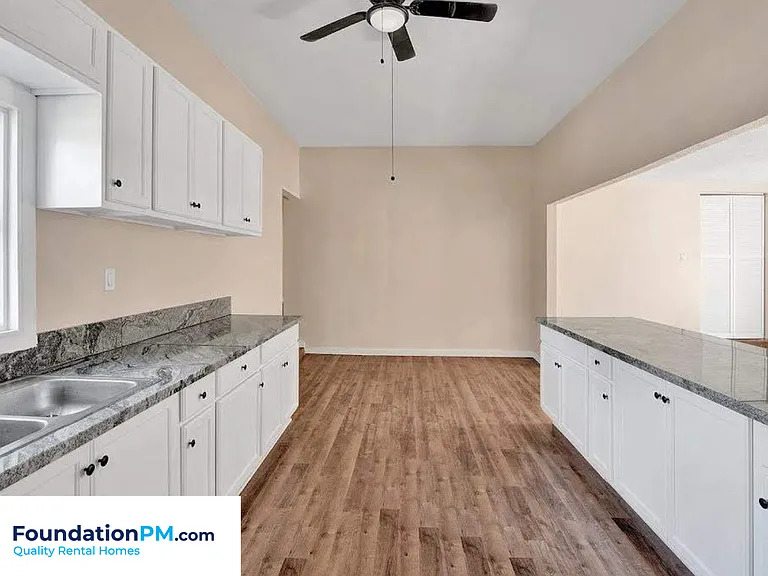 533 Leath St — Photo 3