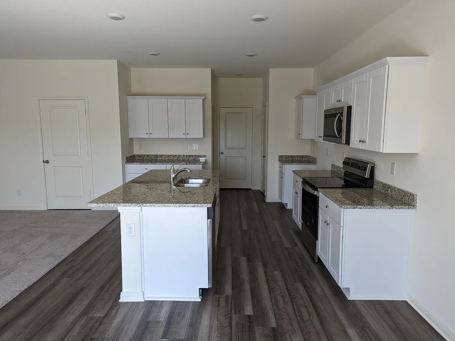 5703 Kellog Ct — Photo 2