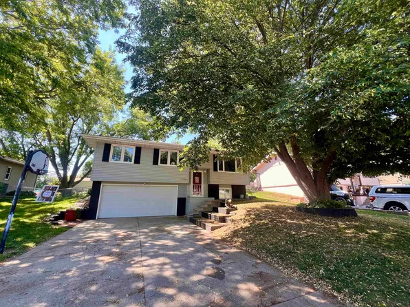 2305 Clearfield Dr, Norfolk, NE 68701