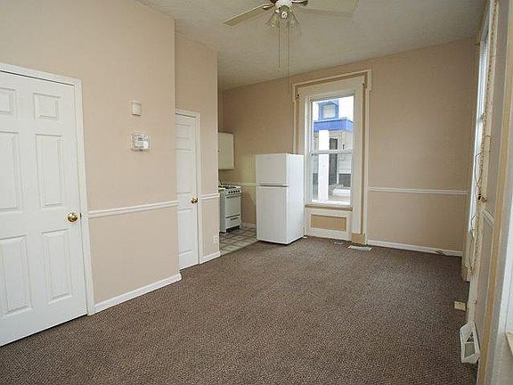 3rd image of 612 N Roosevelt Ave