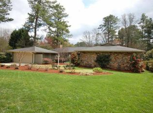 1041 Trailridge Ln, Dunwoody, GA 30338