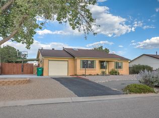 1013 Sunflower Dr SW, Rio Rancho, NM 87124