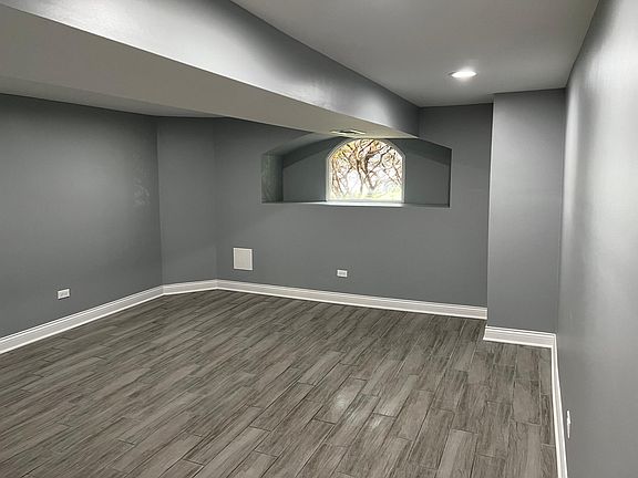 5th image of 5816 N Artesian Ave